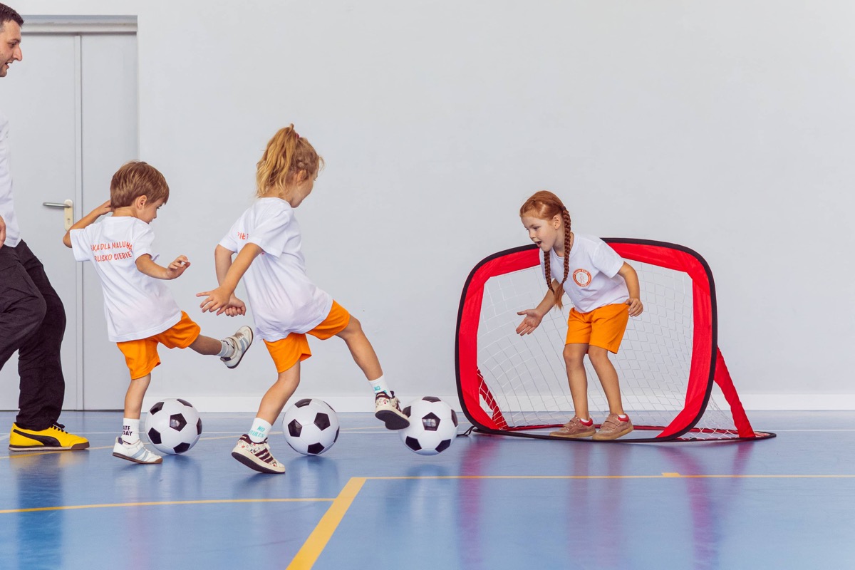 tworzenie pierwszych przyjaźni